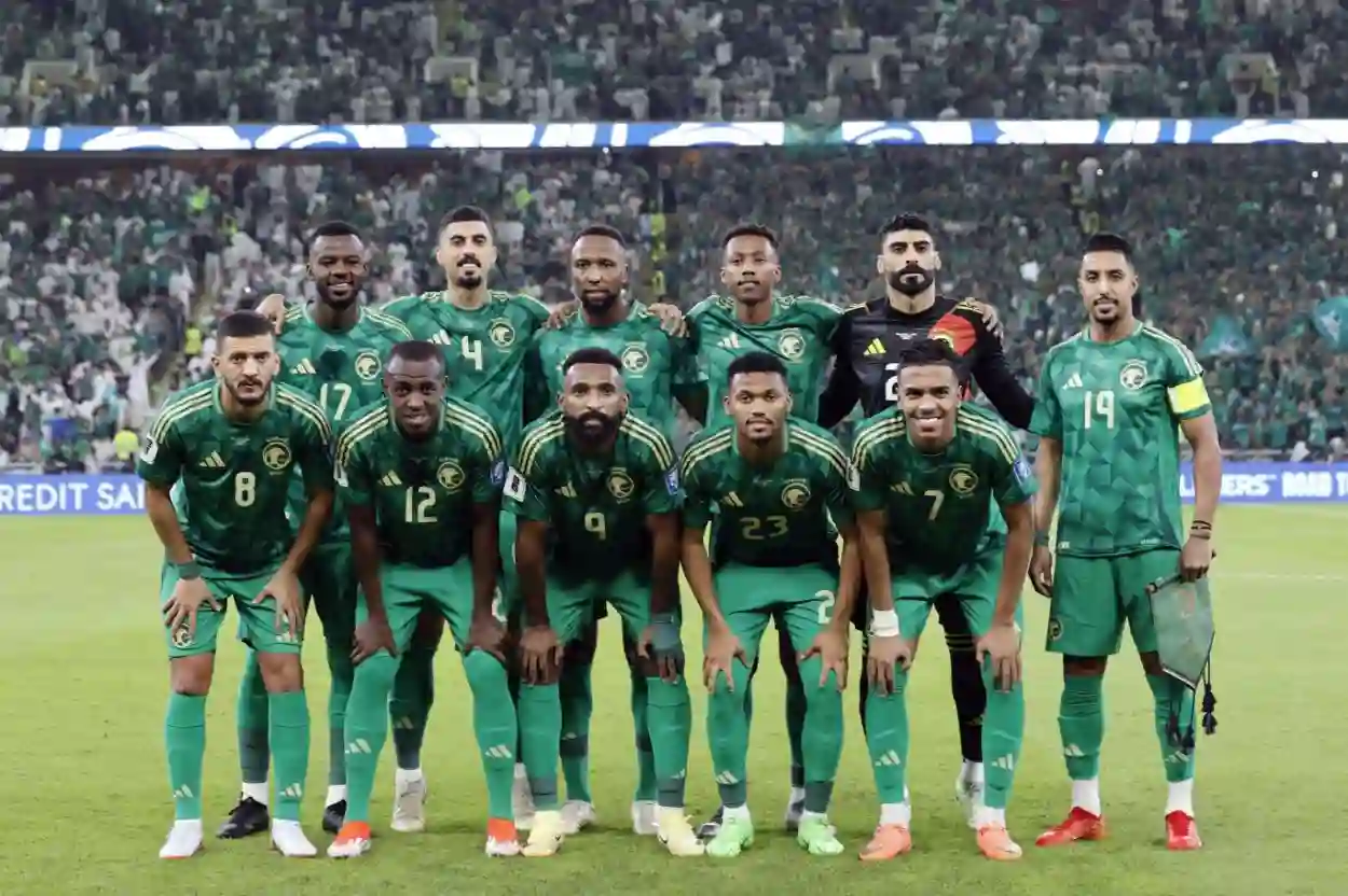 المنتخب السعودي يستعيد قوة دفاعه: استعدادات مكثفة قبل معركة التأهل للمونديال