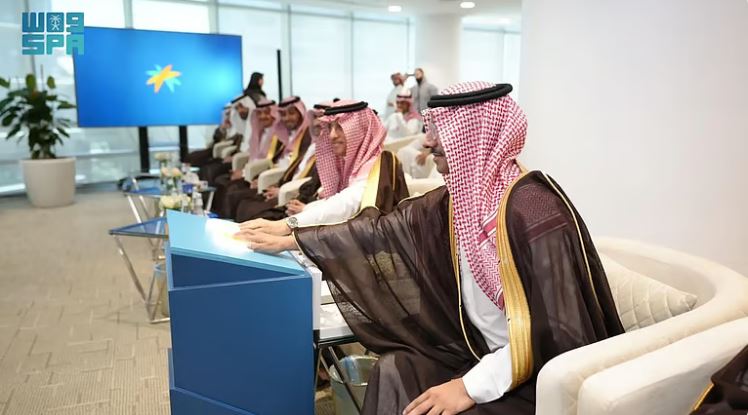 الموارد البشرية تعلن عن آليات جديدة تضمن دفع رواتب العمال بلا تأخير وتوضح الغرامات المترتبة على المخالفين