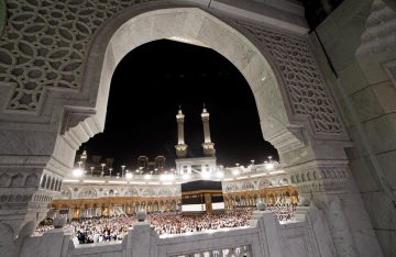السعودية تفتح باب العمرة لجميع حاملي التأشيرات