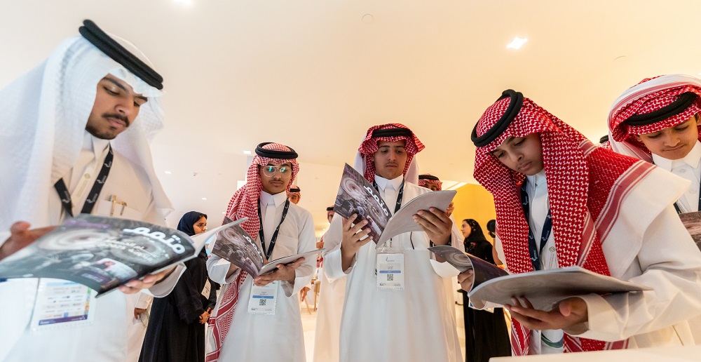 جريدة الرياض: متمم يبرز حضوره في ملتقى الأكاديمية المالية بجناح تفاعلي يعزز الوعي المالي