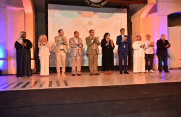 مهرجان القاهرة الدولي للمونودراما يفتتح دورته الثامنة: لحظات من الإبداع المسرحي