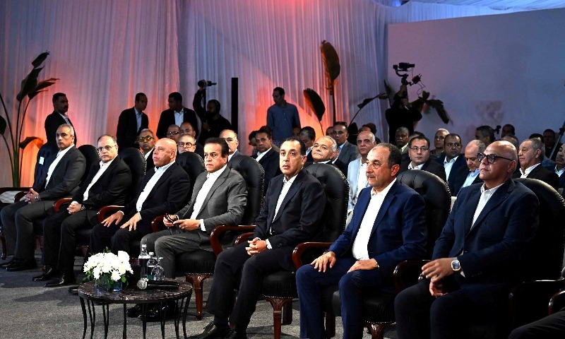 رئيس الوزراء يسلط الضوء على الأداء الاقتصادي ومشروعات التطوير في الشركة القابضة للأدوية | تعرف على التفاصيل