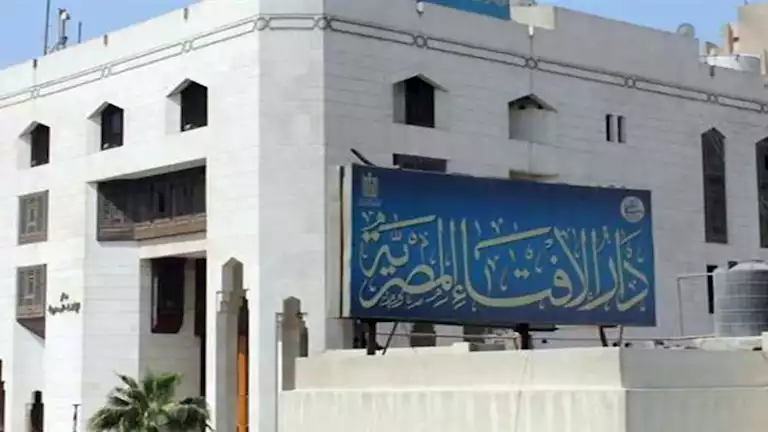 أمين الفتوى يوضح: هل ينبغي ترتيب الصلوات الفائتة؟