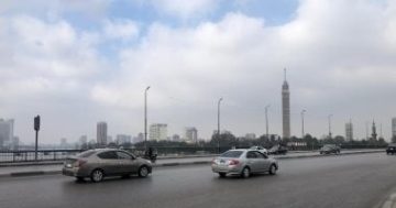 حركة مرور سلسة في شوارع القاهرة والجيزة: انسيابية مثالية للسيارات