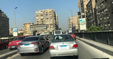 ازدحام مروري شديد: كثافات عالية للسيارات على طرق القاهرة والجيزة