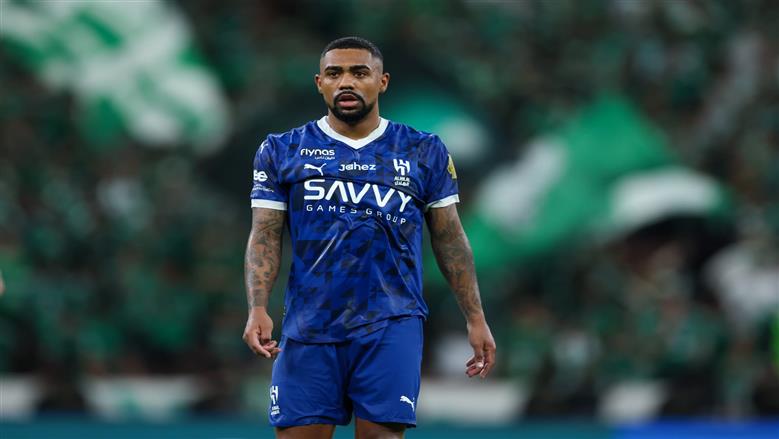 غياب مالكوم فيليب عن تدريبات الهلال السعودي قبيل مواجهة الاتفاق: الأسباب والتفاصيل