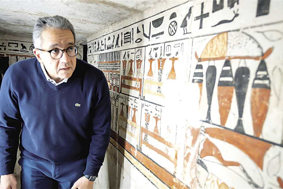 محطات بارزة في مسيرة العناني: دمج السياحة والآثار ورؤيته لمنصب مدير عام اليونسكو