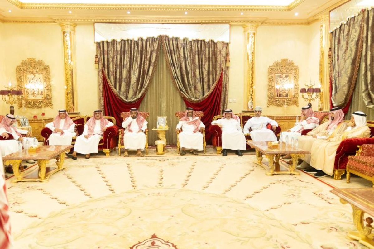 نواف وتركي وسلطان بن عبد العزيز يلتقون المعزين في وفاة فقيدتهم – أخبار لايت السعودية