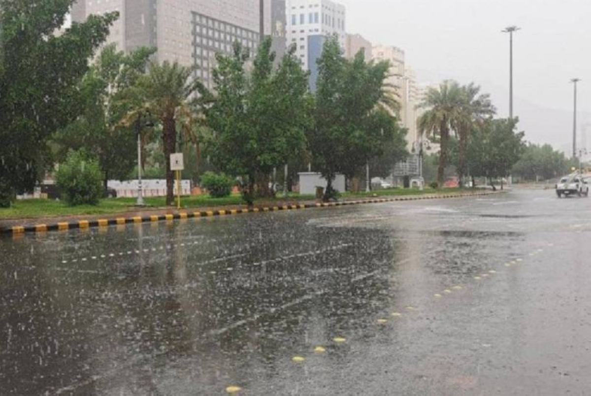 «الأرصاد تحذر: أمطار رعدية تعصف بأربع مناطق في السعودية»