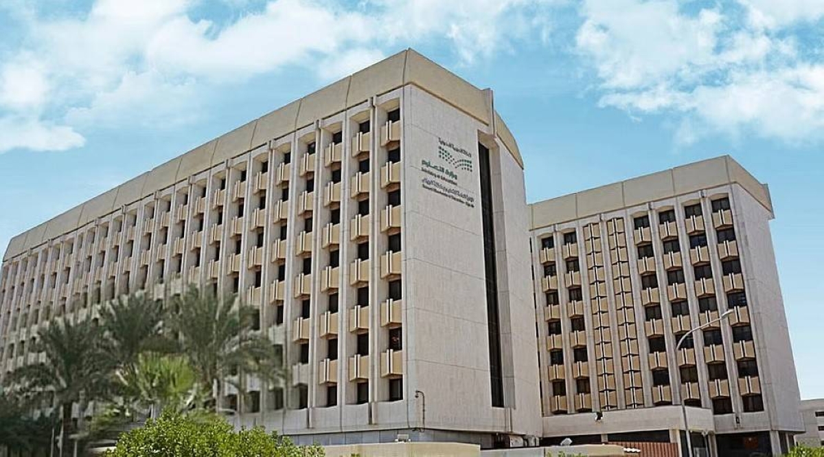 تعليم الرياض يحتفل بيوم المعلم وينطلق ببرامج جديدة لتعزيز كفاءة المعلمين