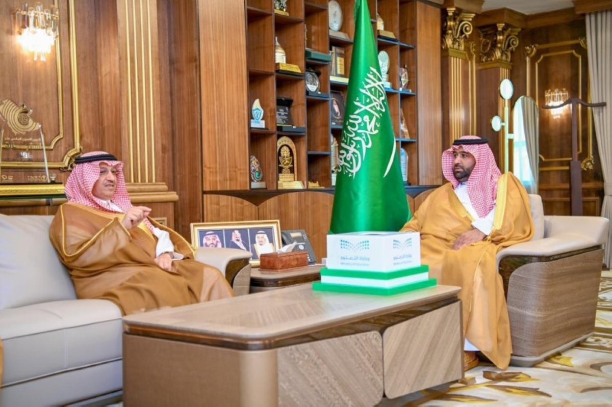 أمير جازان يلتقي وزير التعليم ويطلق مشاريع تعليمية بقيمة تفوق مليار ريال