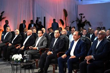 مدبولي يناقش الأداء الاقتصادي ومشروعات تطوير القابضة للأدوية في القليوبية