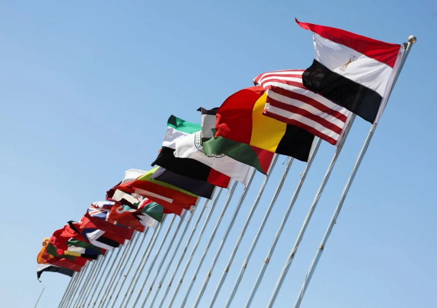 إيران تعلن انسحابها من قمة شرم الشيخ
