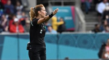 إيقاف 3 حكام لمباراتين بينهم بشرى كربوبي: تفاصيل جديدة من lematinsports