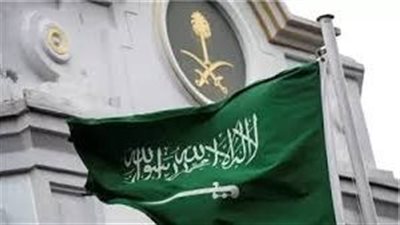 فيديو سيدتين ترتديان جرابين للأسلحة يثير جدلاً في السعودية والأمن العام يتفاعل