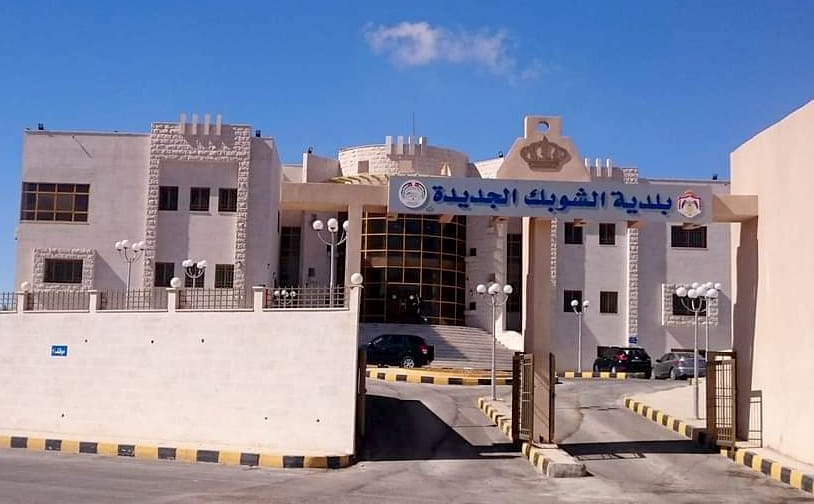 الرئيس يتصدى لتهديدات بإحالة الموظفين للتقاعد ويمنع مراجعي الخدمات: تفاصيل عاجلة بالأخبار المحلية