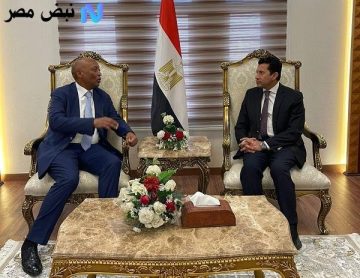 لقاء مميز في القاهرة بين وزير الرياضة وموتسيبي لمناقشة تفاصيل المقر الجديد لـ«كاف» بالعاصمة الإدارية