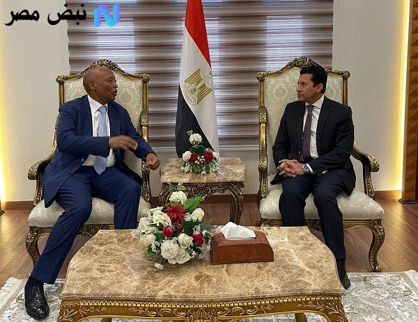 لقاء مميز في القاهرة بين وزير الرياضة وموتسيبي لمناقشة تفاصيل المقر الجديد لـ«كاف» بالعاصمة الإدارية
