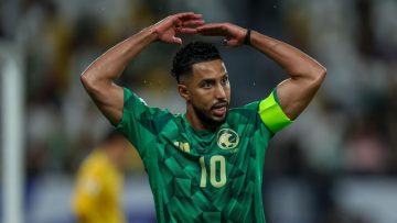 نجم الهلال سالم الدوسري يُرشح لركلات جزاء المنتخب السعودي، فهل ينجح في تسديدها؟