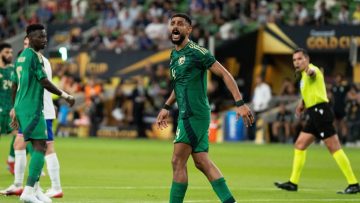 استدعاء مفاجئ يُعيد العمري إلى صفوف المنتخب السعودي بعد الإصابات