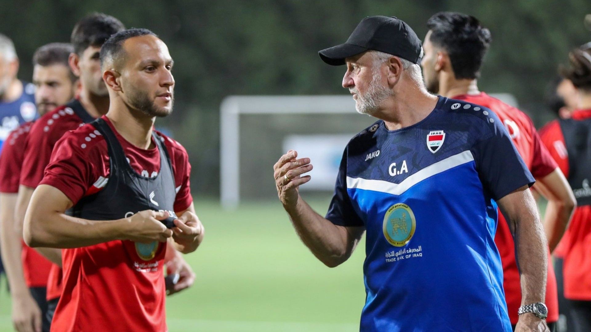 جراهام أرنولد يعبر عن غضبه بسبب التغييرات الجذرية في تشكيل العراق قبيل مواجهة المنتخب السعودي!