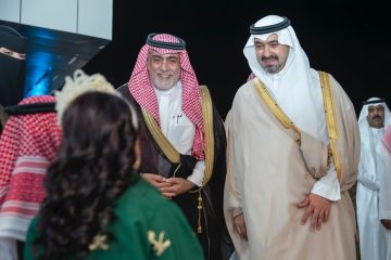 نائب أمير تبوك يحتفي باليوم الوطني الـ95 للمملكة مع تعليم المنطقة