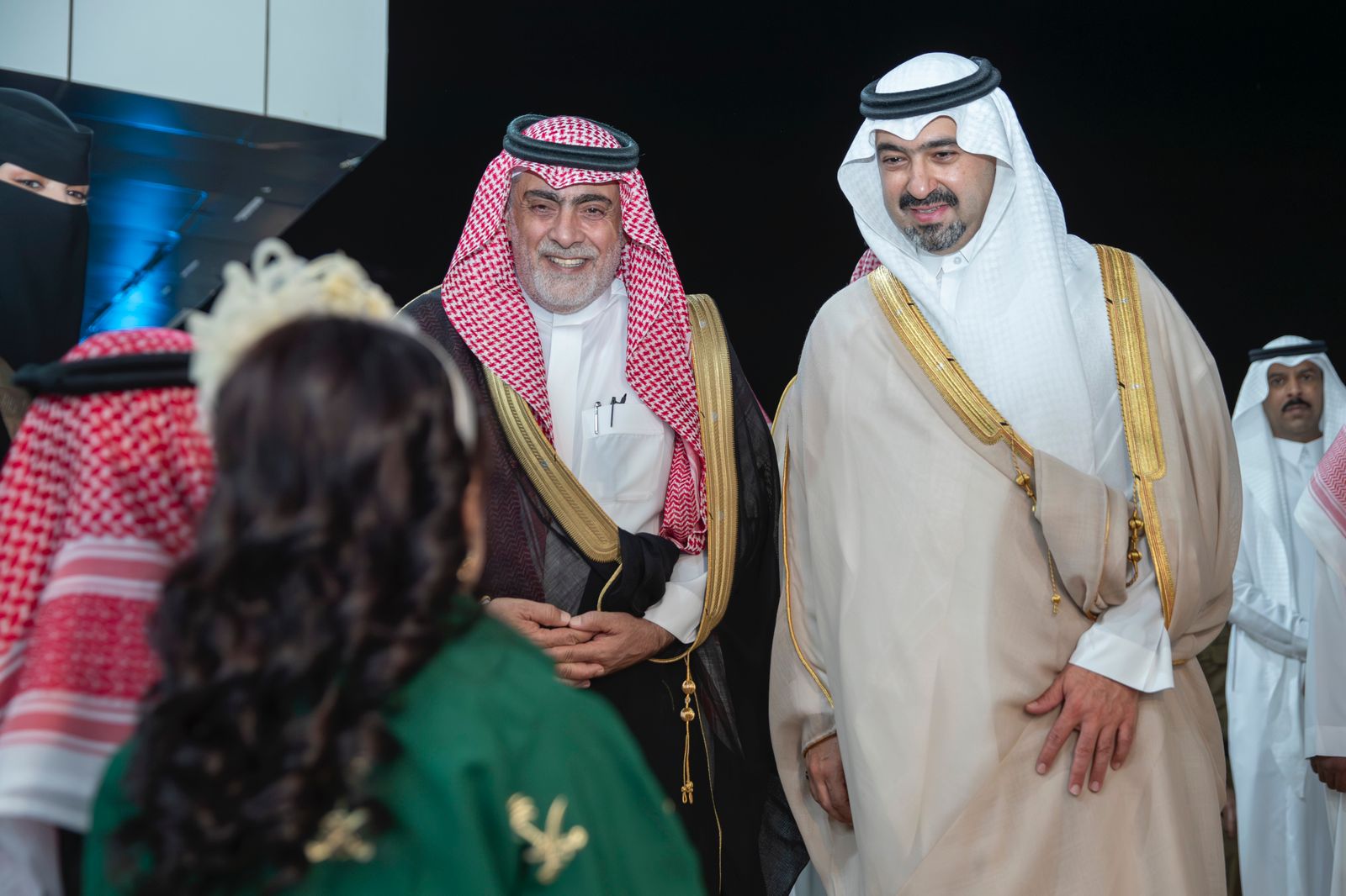 نائب أمير تبوك يحتفي باليوم الوطني الـ95 للمملكة مع تعليم المنطقة