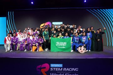 طلاب السعودية يتألقون في النهائيات العالمية لسباق أرامكو STEM بفضل دعم (إثراء)