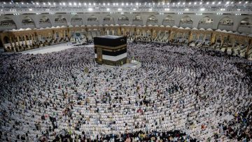 جميع أنواع التأشيرات تسمح بأداء مناسك العمرة