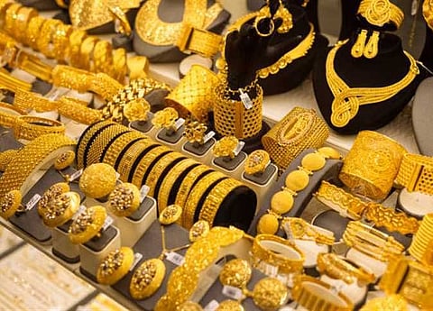 سعر الذهب في السعودية اليوم: هل يشهد عيار 21 ارتفاعاً أم تراجعاً؟