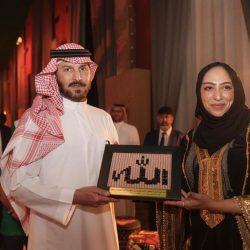 حرفية سعودية تبرز إبداعها في روما: ‘ضحى أخضر’ تروي حكاية الوطن من خلال فنها