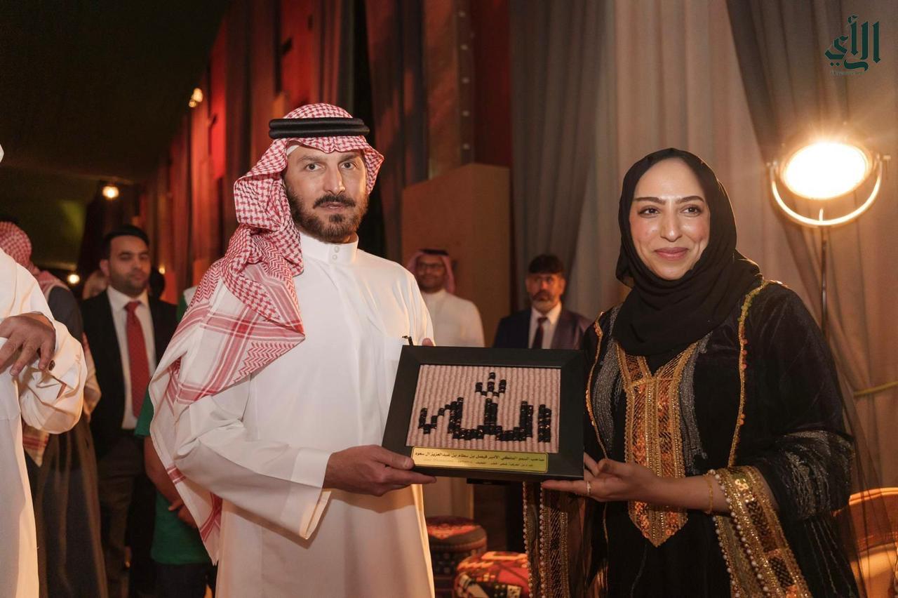 حرفية سعودية تأسر القلوب في روما: “ضحى أخضر” تُجسد إبداع الوطن بتصاميم عالمية