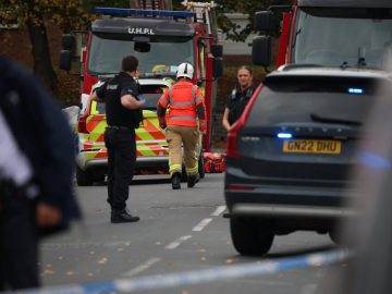 مقتل شخصين وإصابة آخرين في حادث طعن ودعس بالقرب من كنيس في مانشستر