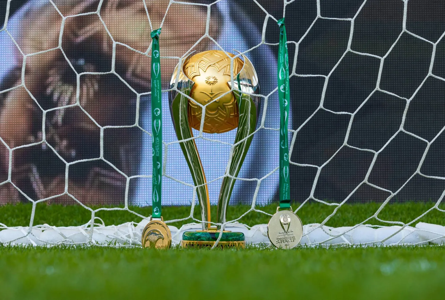 القنوات الناقلة لمباراة الإمارات وعمان في تصفيات كأس العالم 2025 والتشكيل المتوقع للفريقين