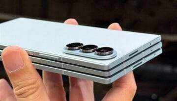 سامسونج تفاجئ العالم بأول هاتف قابل للطي ثلاث مرات تصميم مستقبلي يجمع بين الهاتف والتابلت في جهاز واحد يغيّر شكل التكنولوجيا إلى الأبد